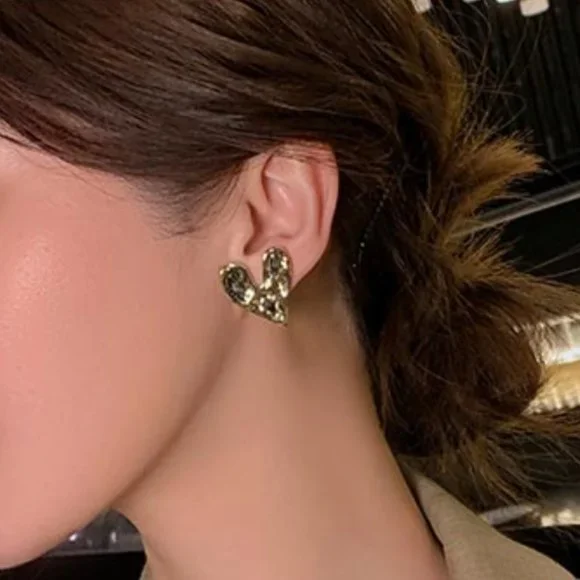 Anthropologie "Lila" Gold Heart Earrings - Picture 4 of 4